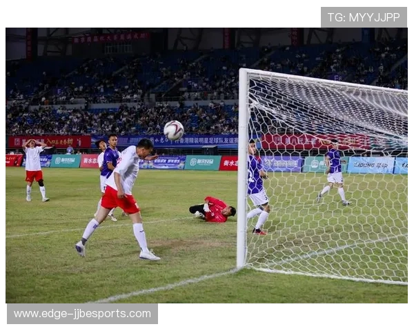 足球巨星的一天：从清晨训练到夜晚休息的日常生活揭秘