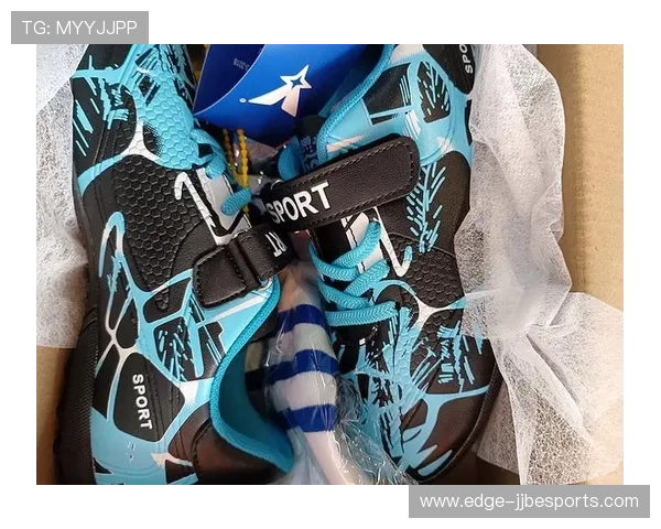 适合36码脚的足球鞋推荐明星球员及其使用偏好分析 适合36码脚的足球鞋推荐明星球员及其使用偏好分析